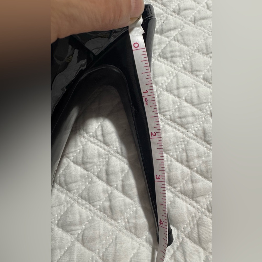 Saint Laurent Black Platform Sandals with Strappy Design - Picture 14 of 14